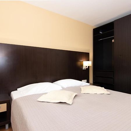 Residence Marina Rose M Apartment By Locap Group Порторож Экстерьер фото